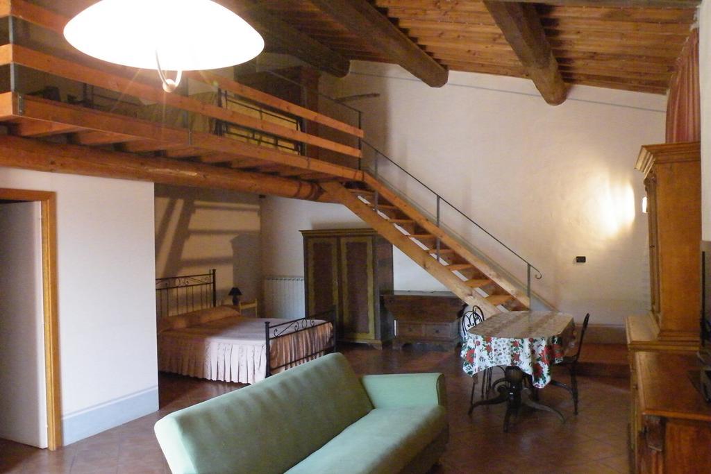 Agriturismo Fattoria Di Gragnone Guest House Bilik gambar